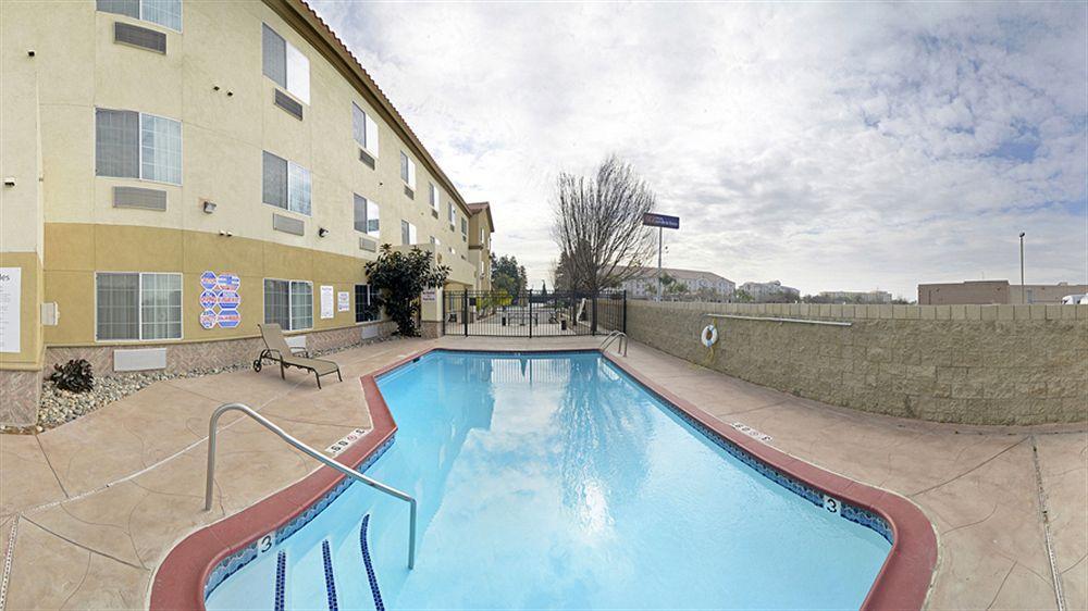 Comfort Suites Bakersfield Dış mekan fotoğraf