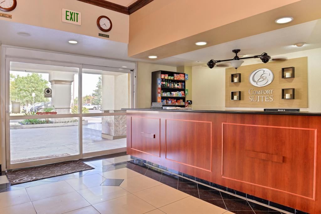 Comfort Suites Bakersfield Dış mekan fotoğraf