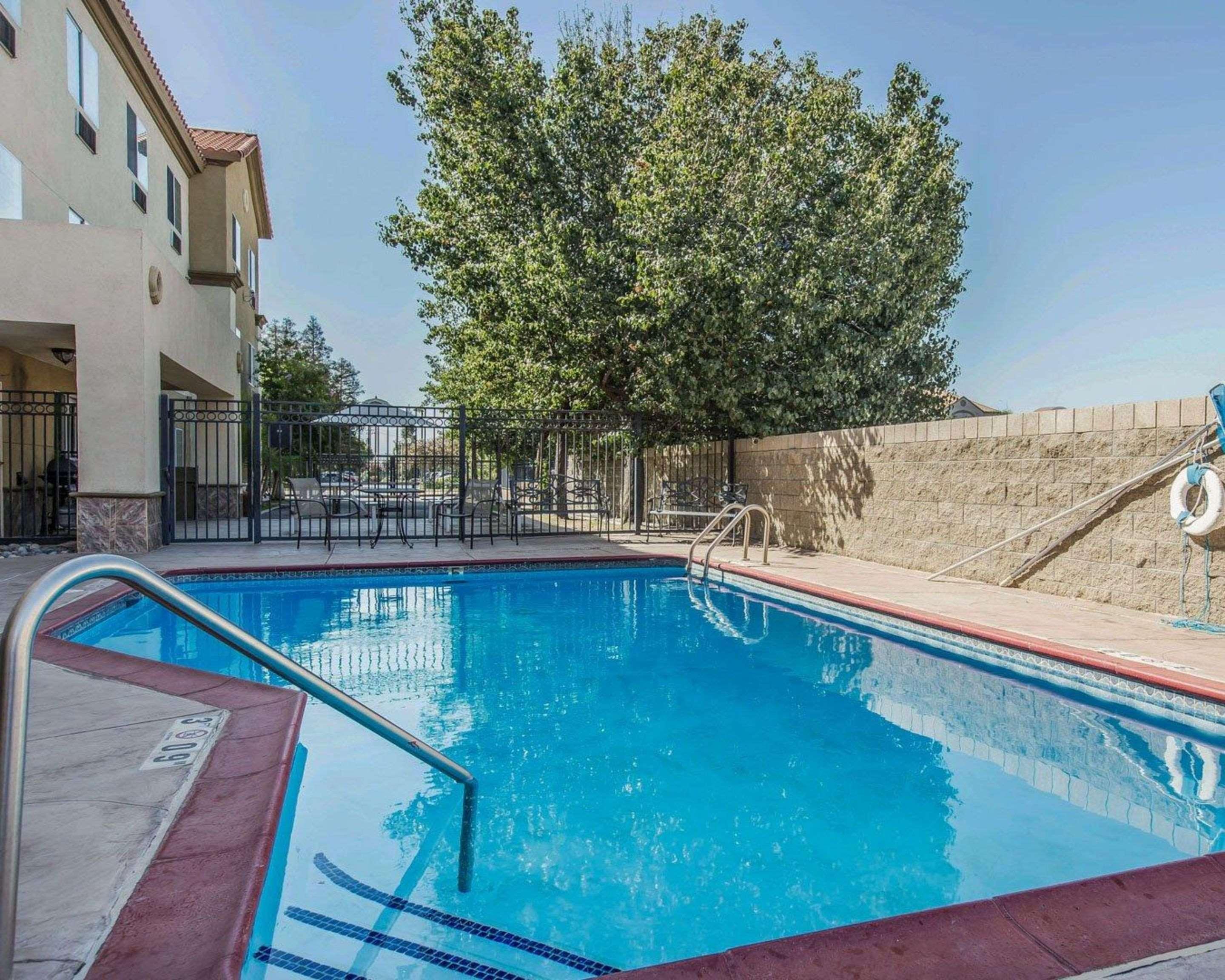 Comfort Suites Bakersfield Dış mekan fotoğraf