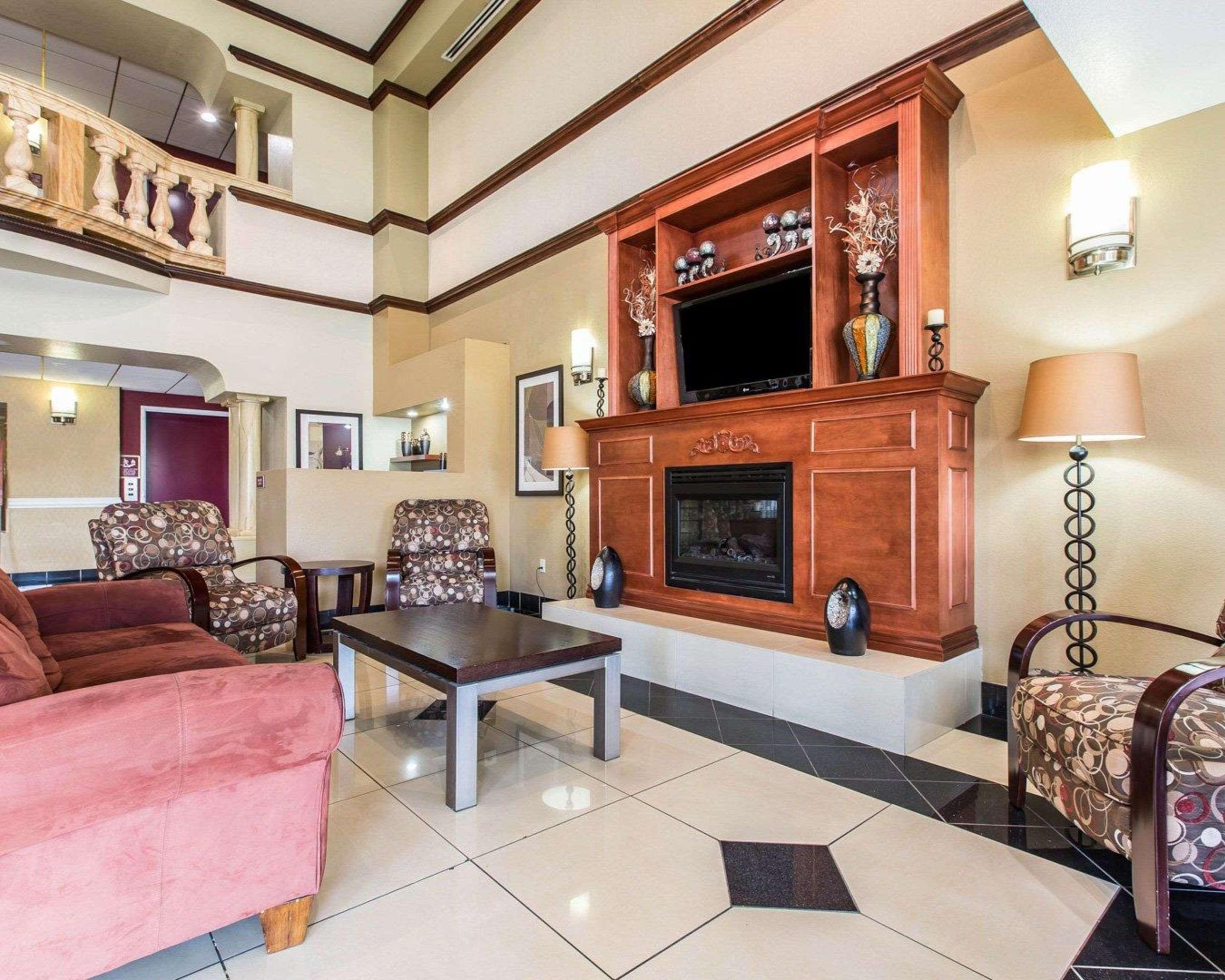 Comfort Suites Bakersfield Dış mekan fotoğraf