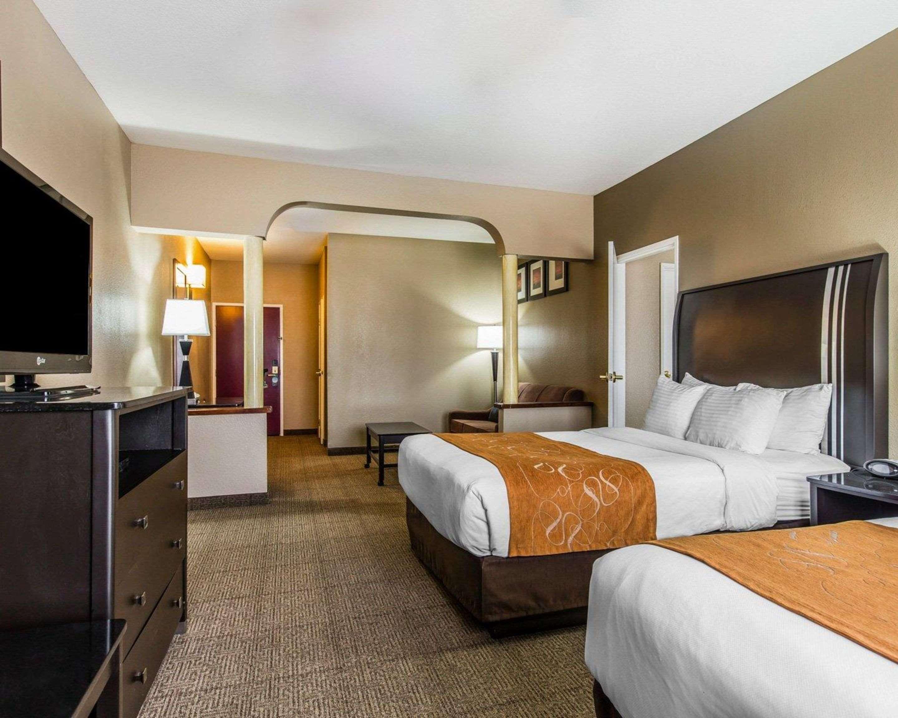 Comfort Suites Bakersfield Dış mekan fotoğraf