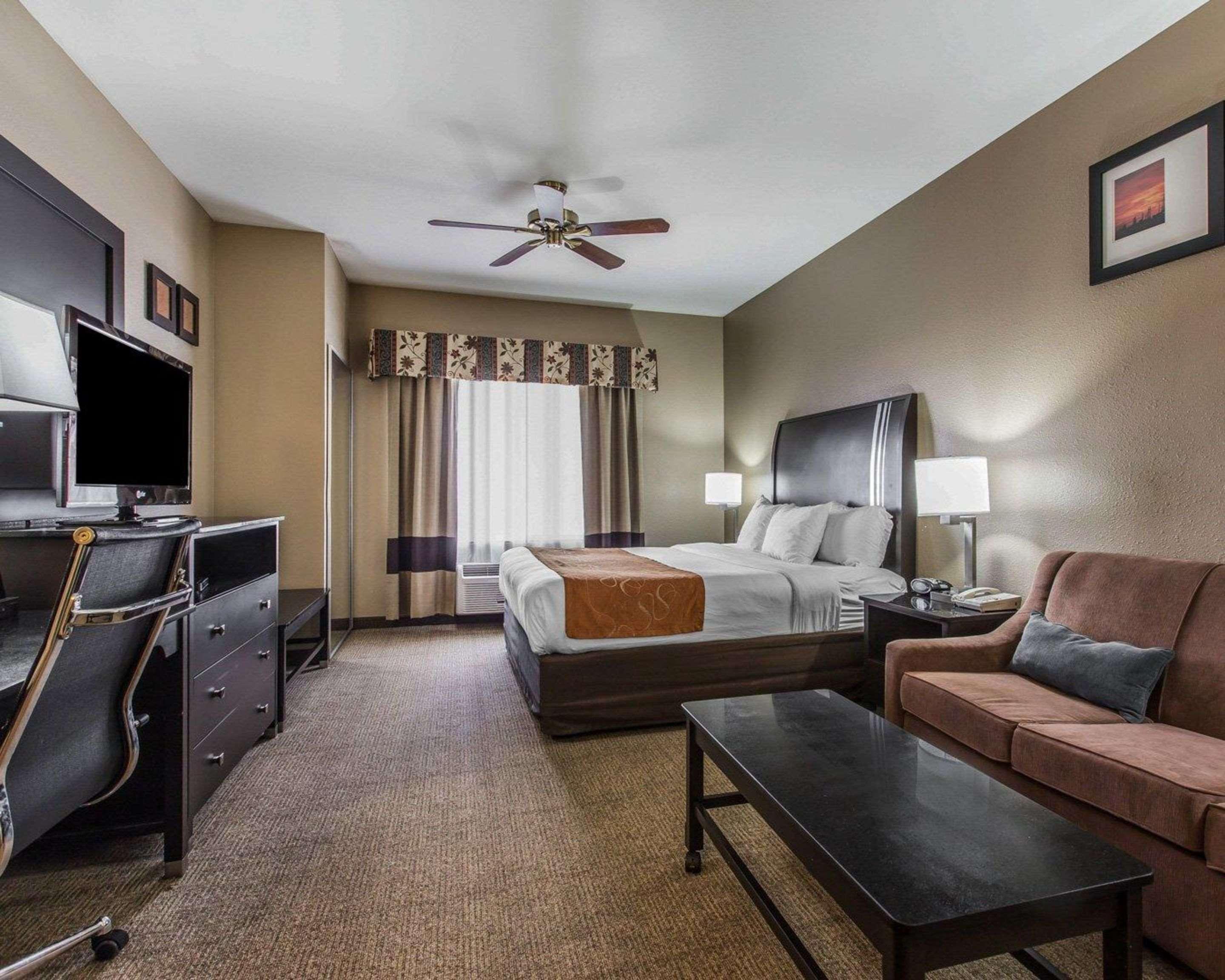 Comfort Suites Bakersfield Dış mekan fotoğraf