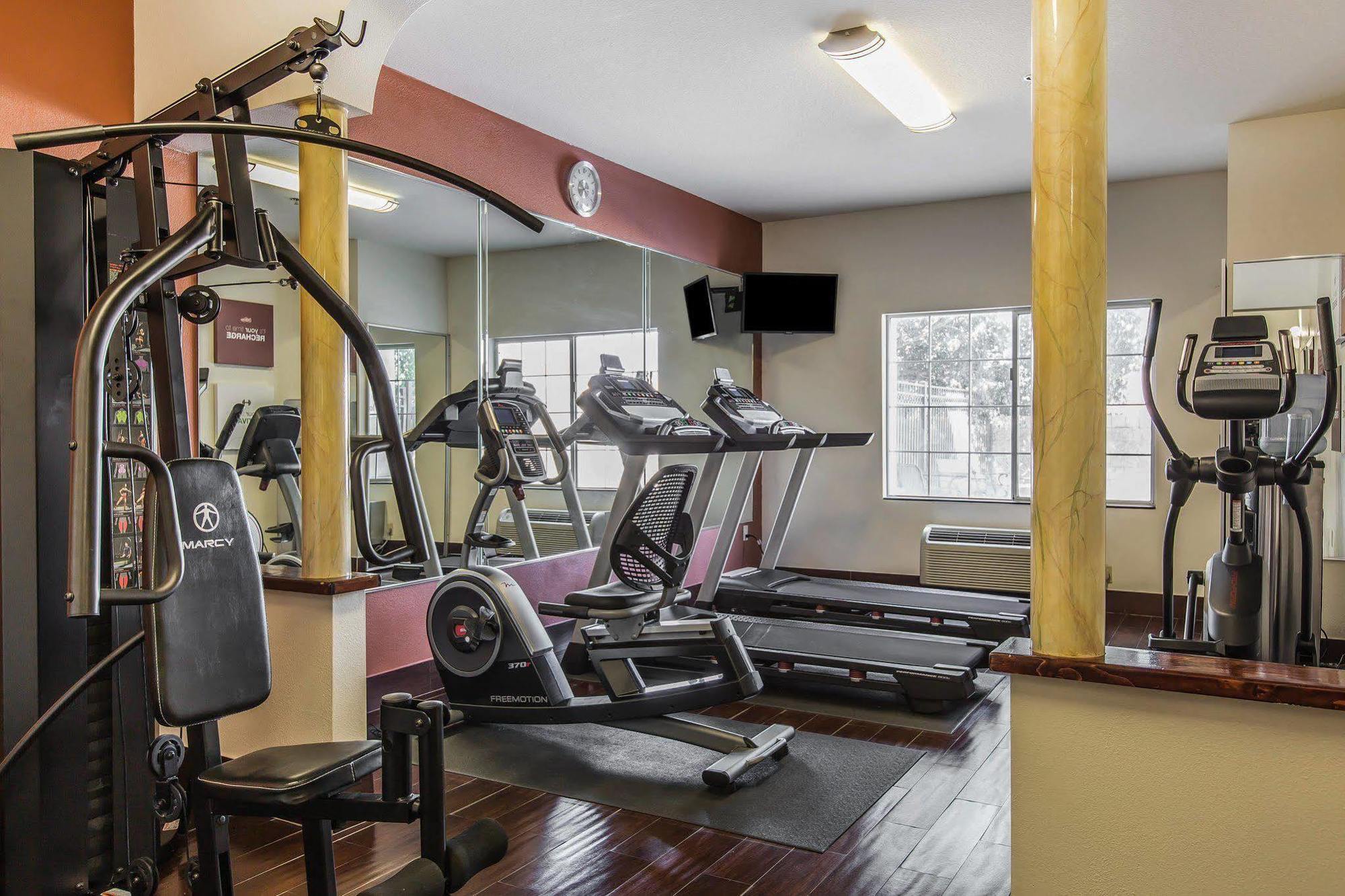 Comfort Suites Bakersfield Dış mekan fotoğraf